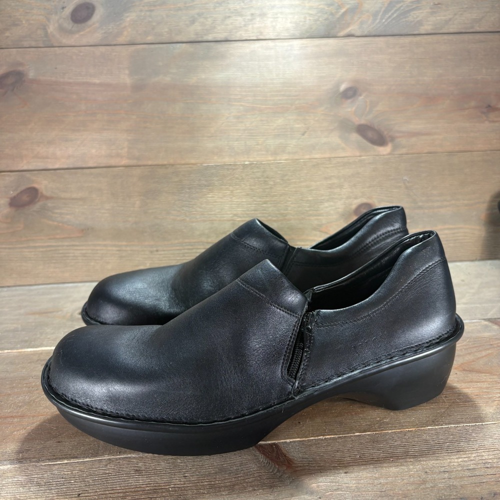 Naot Womens size 41 shoes Black Leather Zip Up Comfort Clogs